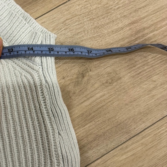 Guess Light Gray Top - Picture 4 of 5